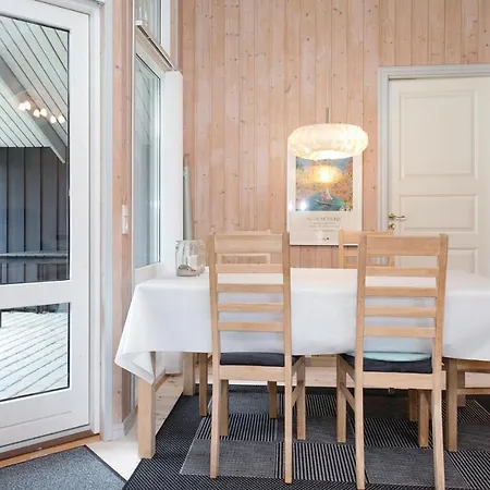 Holiday Lokken With Fireplace 04 度假居
